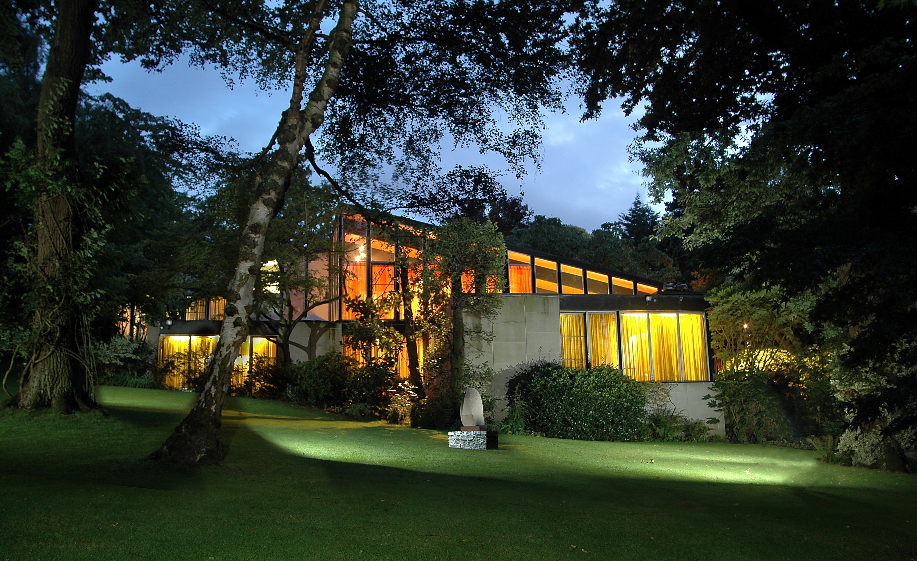 Iconic interior design in Surrey: Visiting the mid-century modern